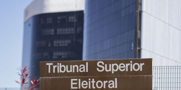 tse-publica-acordao-que-condenou-castro-a-inelegibilidade-ate-2030