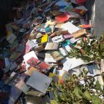 prefeitura-de-osasco-joga-no-lixo-livros-de-biblioteca-municipal