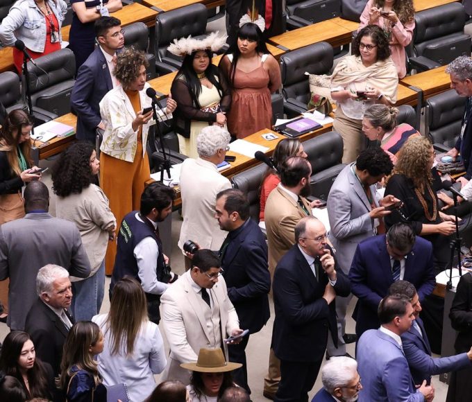 camara-vota-para-derrubar-veto-ao-pl-da-dosimetria;-falta-o-senado