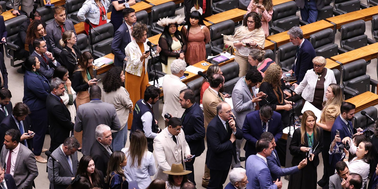 camara-vota-para-derrubar-veto-ao-pl-da-dosimetria;-falta-o-senado