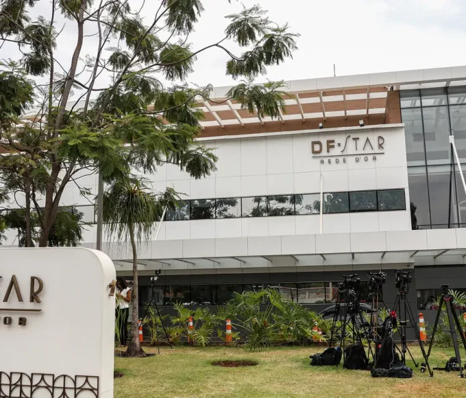 cirurgia-no-ombro-de-bolsonaro-ocorreu-sem-intercorrencias,-diz-equipe