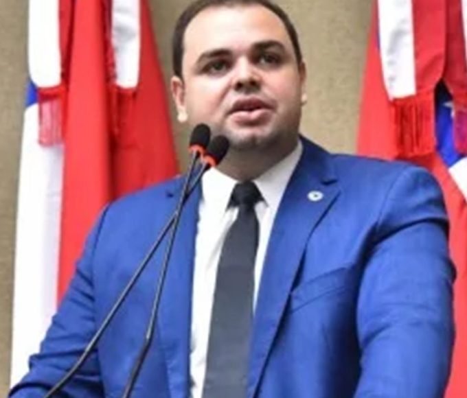 roberto-cidade-e-eleito-governador-do-amazonas-em-eleicao-indireta