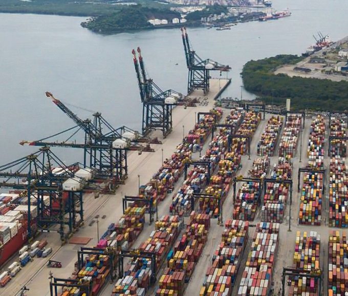 balanca-comercial-tem-superavit-recorde-para-meses-de-abril
