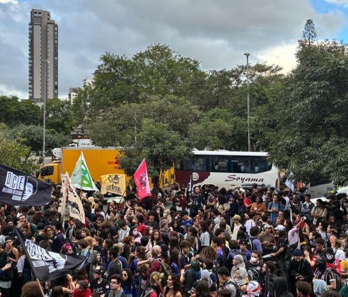 em-ato-na-capital-paulista,-estudantes-criticam-politicas-educacionais