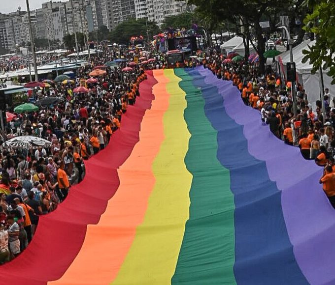 pl-que-veta-crianca-em-evento-lgbtqia+-e-inconstitucional,-diz-jurista