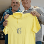 pentacampeao-com-a-selecao,-felipao-e-homenageado-na-granja-comary