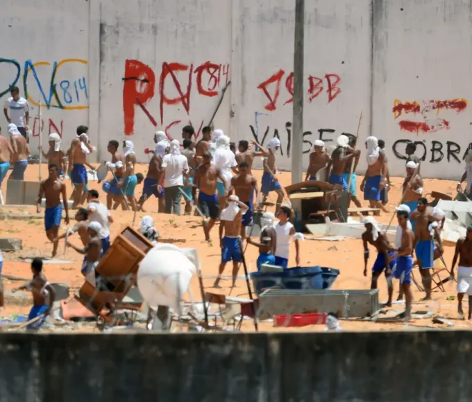 brasil-no-mundo-discute-impacto-de-decisao-dos-eua-sobre-faccoes