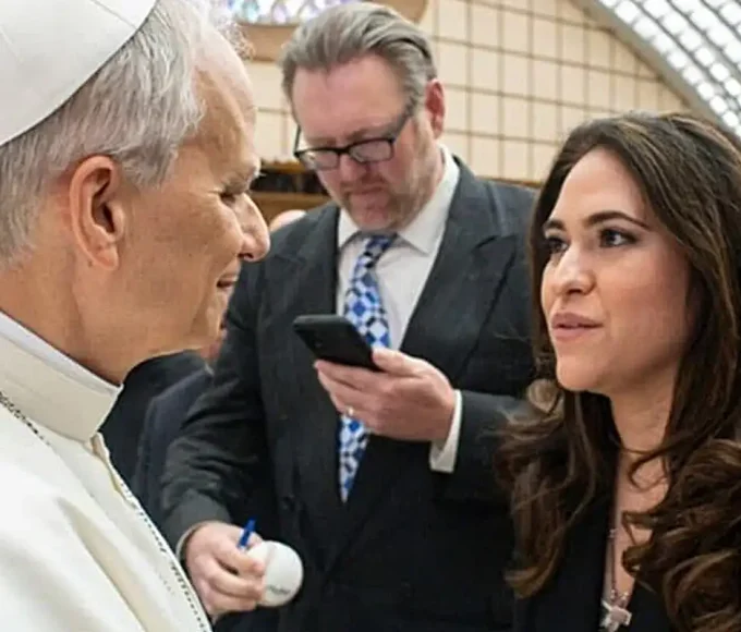 papa-nomeia-primeira-mulher-para-liderar-comunicacoes-do-vaticano