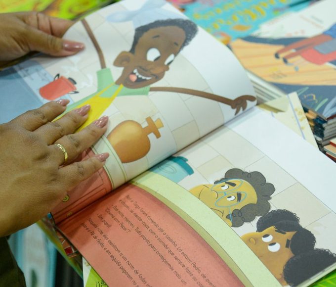 bienal-nas-escolas-entra-em-clima-de-copa-para-estimular-leitura-no-rj