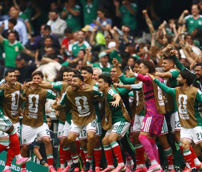 mexico-abre-copa-vencendo-africa-do-sul-em-duelo-com-tres-expulsoes