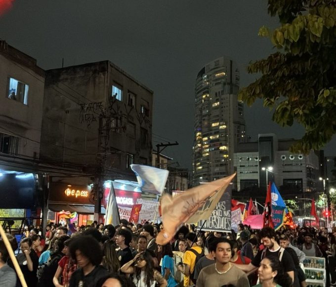 estudantes-protestam-contra-cortes-nas-universidades-de-sp