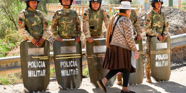 bolivia:-caem-bloqueios-apos-estado-de-excecao-e-acordo-com-sindicato