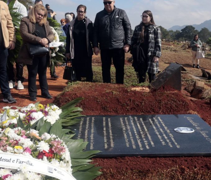 restos-mortais-de-grenaldo-silva,-morto-pela-ditadura,-sao-sepultados