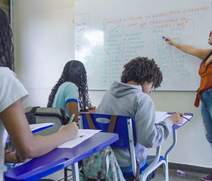 censo-escolar:-brasil-reduz-indices-de-reprovacao,-abandono-e-atraso
