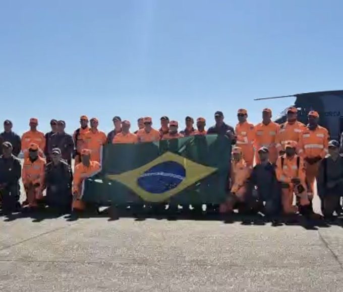quarto-voo-brasileiro-para-venezuela-decola-com-bombeiros-e-donativos