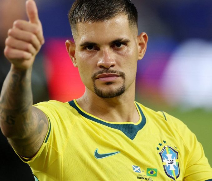 bruno-guimaraes-projeta-duelo-com-odegaard-e-alerta-sobre-bola-parada