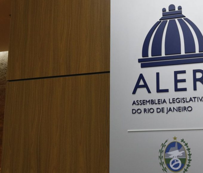 deputados-do-rj-aprovam-tornozeleira-rosa-para-agressores-de-mulheres