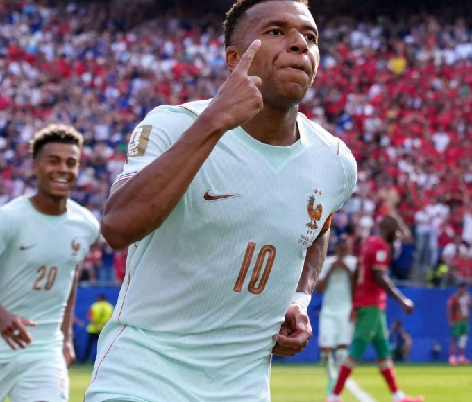 franca-e-a-primeira-semifinalista-da-copa-apos-2-a-0-sobre-marrocos