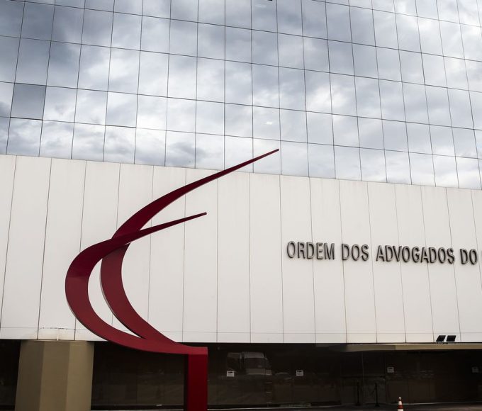 oab-pede-que-stf-autorize-comunicacao-entre-flavio-e-jair-bolsonaro