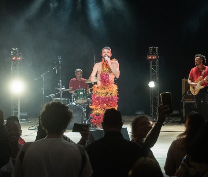 tv-brasil:-cena-musical-apresenta-show-do-cantor-pernambucano-almerio