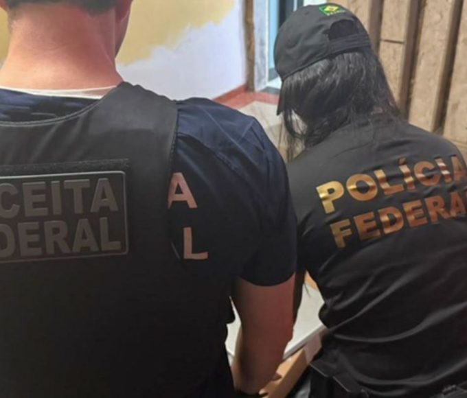 pf-investiga-furto-de-computadores-e-carros-da-receita-federal-no-rio