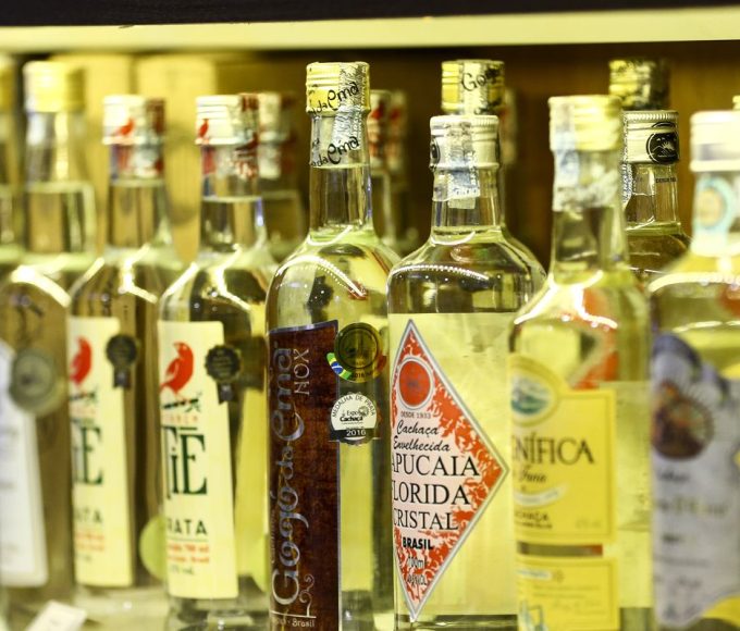 cresce-o-numero-de-estabelecimentos-na-cadeia-produtiva-da-cachaca